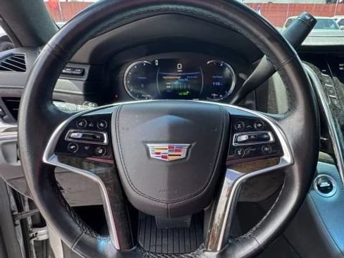 Used 2017 Cadillac Escalade ESV Platinum AWD/4WD image 13