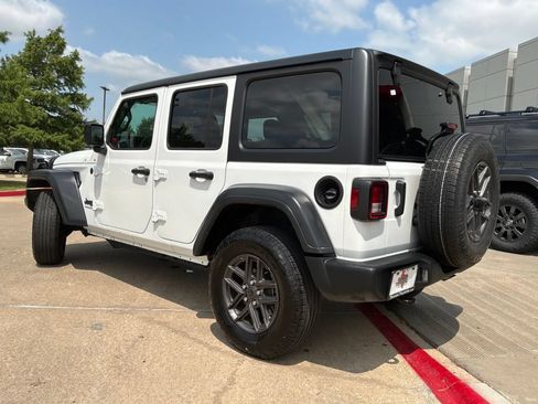 Used 2025 Jeep Wrangler Unlimited Sport AWD/4WD image 8