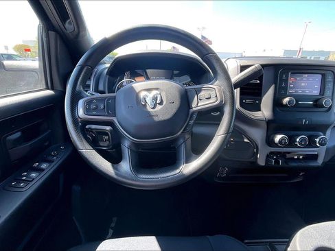 Used 2024 RAM 2500 Tradesman w/ Chrome Appearance Group AWD/4WD image 5