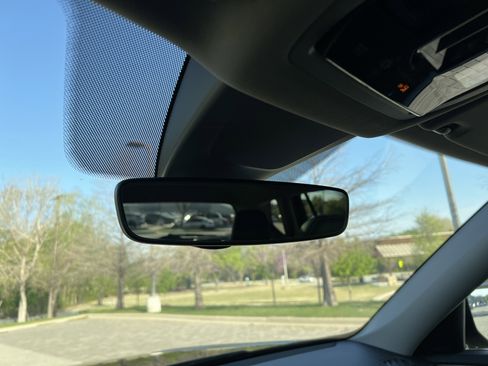 Certified 2025 Volkswagen Atlas SE w/ Panoramic Sunroof Package image 25