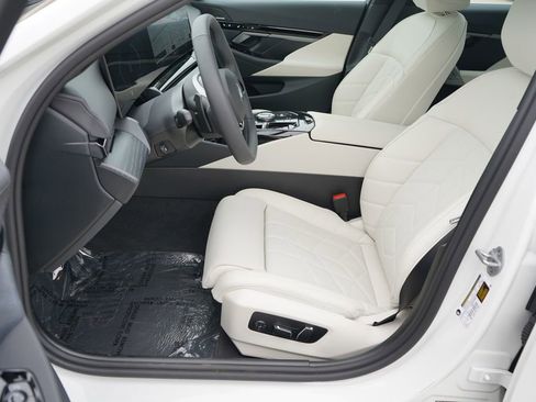 New 2026 BMW 530i w/ Premium Package image 11