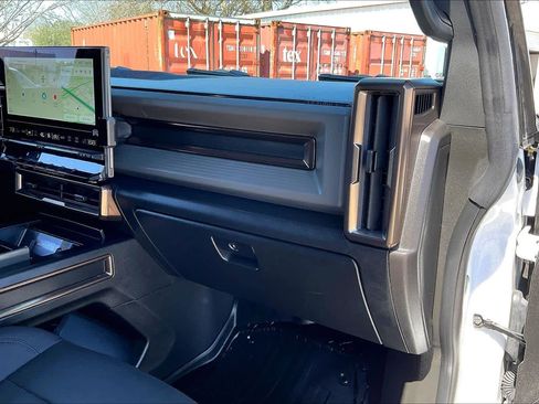 Used 2025 GMC Hummer EV 2X w/ LPO, Dark Essentials Package image 15