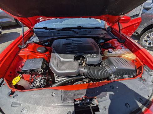 Used 2020 Dodge Charger SXT w/ Leather Interior Group image 10