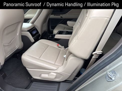 Used 2023 Lincoln Aviator Reserve w/ Equipment Group 201A image 16