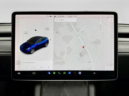 Used 2022 Tesla Model Y Long Range image 8