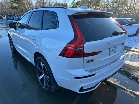 Used 2022 Volvo XC60 B5 R-Design w/ Advanced Package image 3