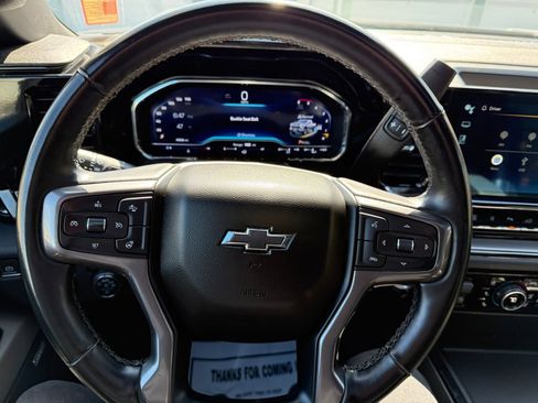 Used 2024 Chevrolet Silverado 2500 ZR2 w/ Technology Package image 28
