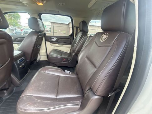 Used 2014 Cadillac Escalade ESV Platinum AWD/4WD image 9