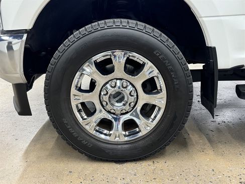 Used 2022 Ford F350 Lariat w/ Lariat Ultimate Package image 6