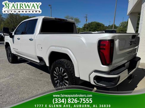 Used 2024 GMC Sierra 2500 Denali Ultimate image 8