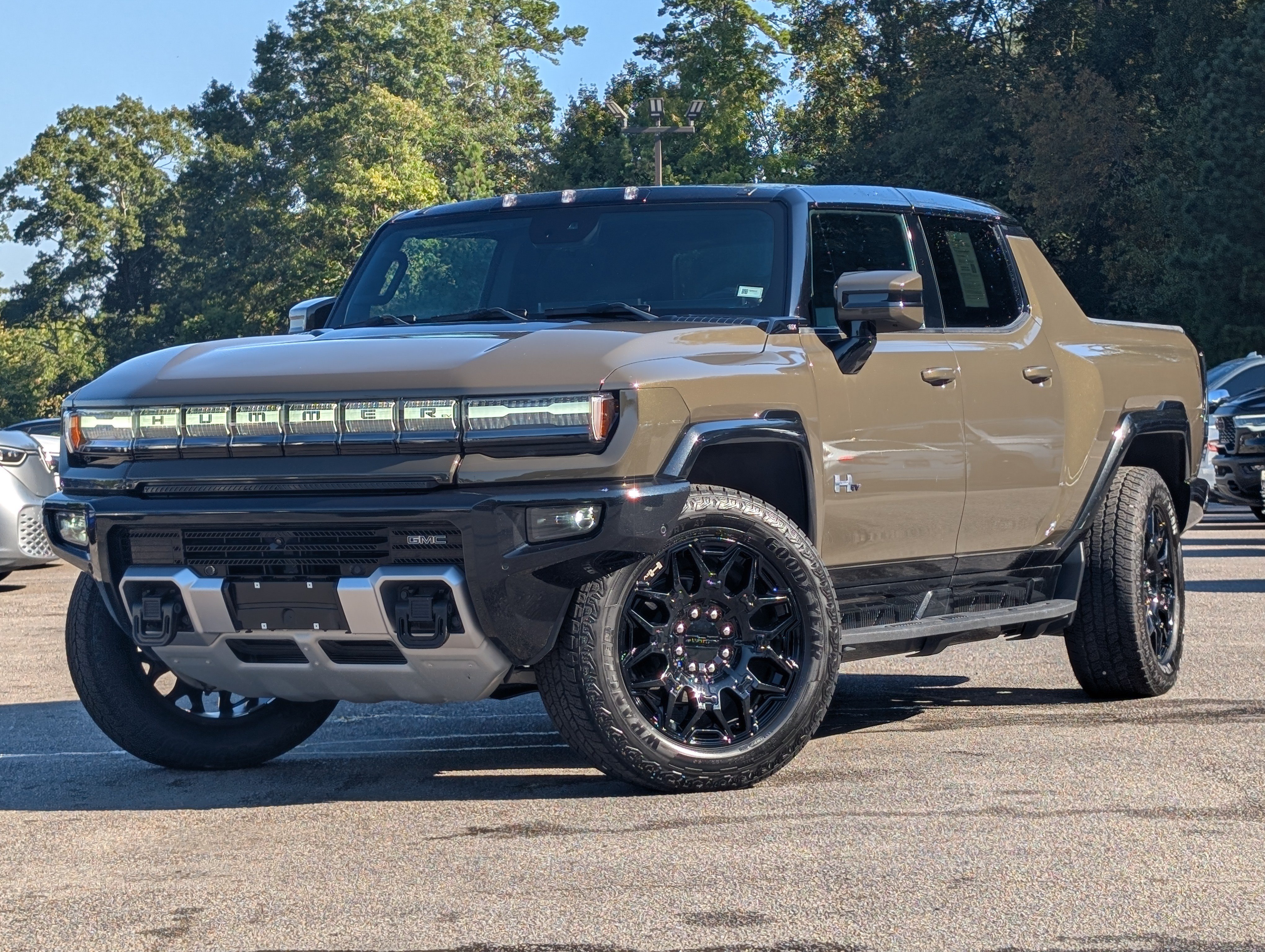 Used 2025 GMC Hummer EV 2X AWD/4WD image 4