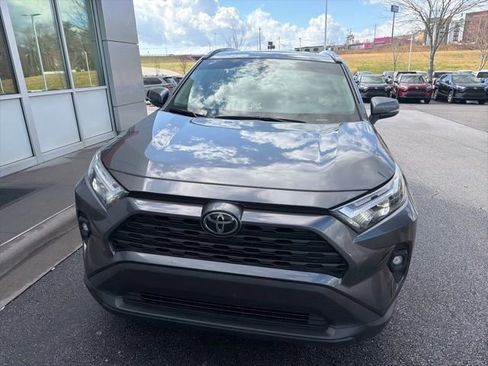 Used 2023 Toyota RAV4 XLE Premium image 8