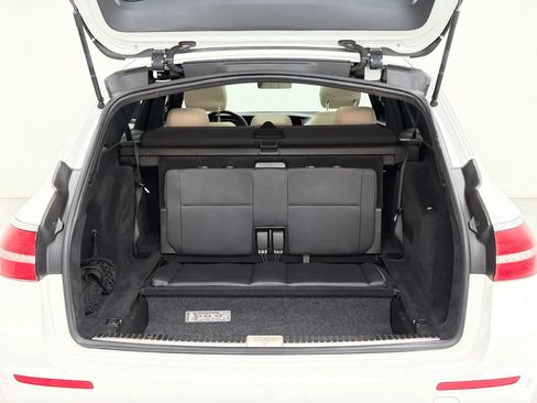 Used 2017 Mercedes-Benz E 400 4MATIC Wagon image 81