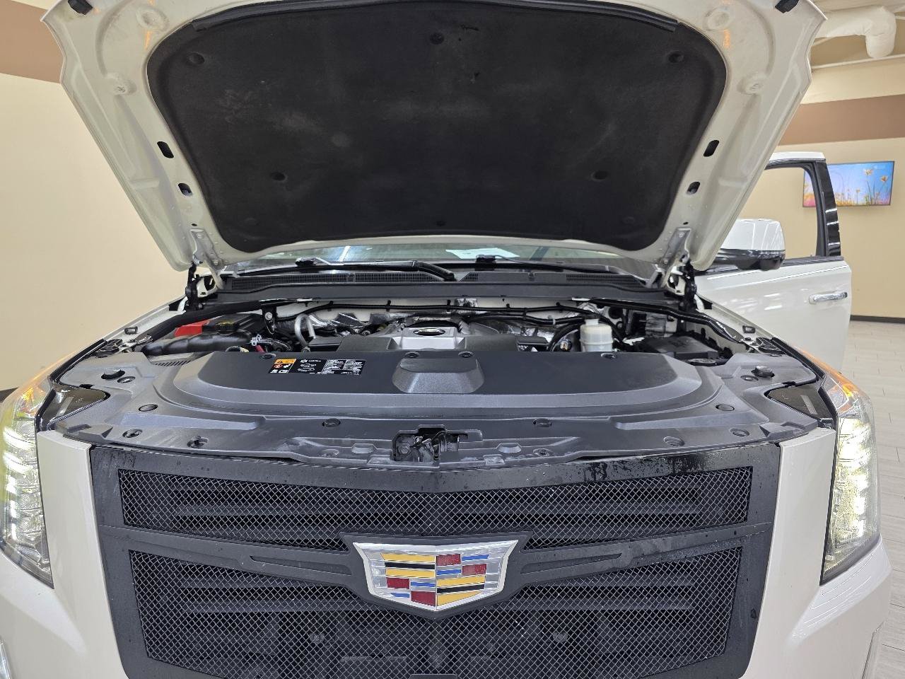 Used 2015 Cadillac Escalade Platinum AWD/4WD image 44