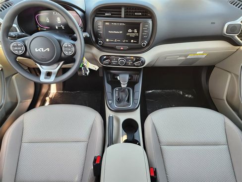 New 2025 Kia Soul LX w/ LX Technology Package image 18