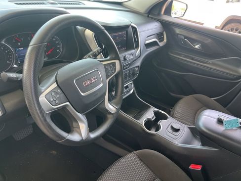 Used 2024 GMC Terrain SLE FWD image 10