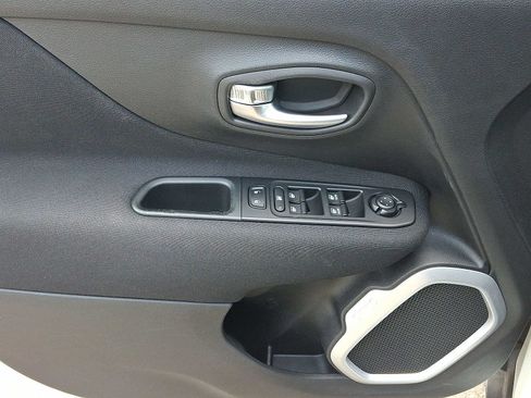 Used 2021 Jeep Renegade Latitude w/ Luxury Group I AWD/4WD image 13