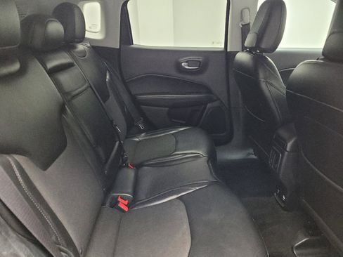 Used 2018 Jeep Compass Altitude w/ Popular Equipment Group image 19