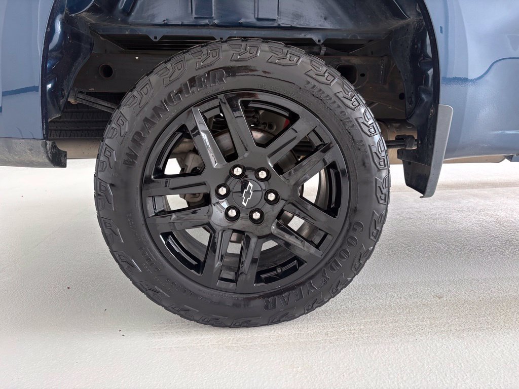 Used 2022 Chevrolet Silverado 1500 Custom Trail Boss w/ LPO, Dark Essentials Package AWD/4WD image 16