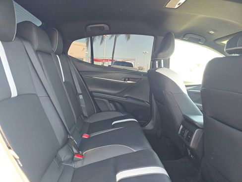Used 2025 Toyota Camry SE image 11