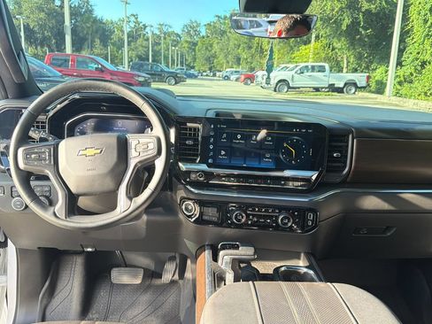 Used 2024 Chevrolet Silverado 1500 High Country w/ High Country Premium Package AWD/4WD image 7