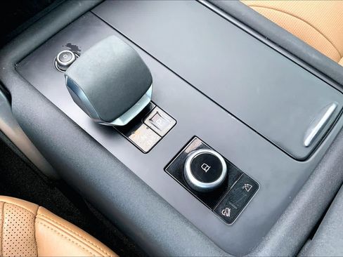 Used 2023 Land Rover Discovery HSE R-Dynamic AWD/4WD image 36
