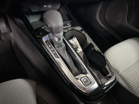 Certified 2025 Chevrolet Trax LT image 15