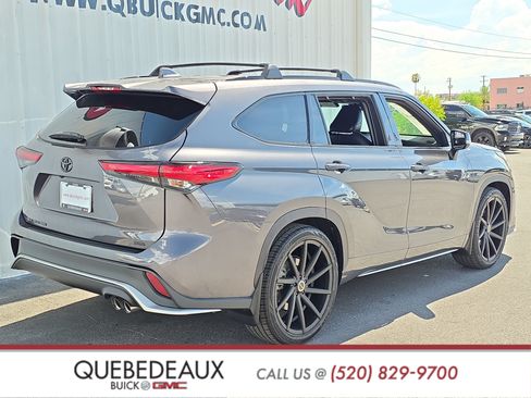 Used 2021 Toyota Highlander XSE FWD image 7