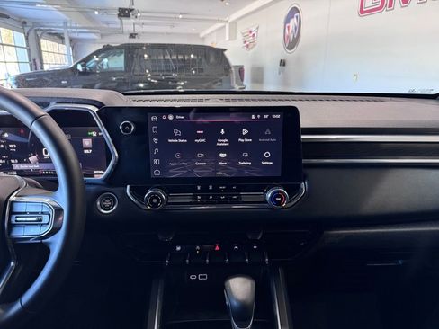 Certified 2025 GMC Canyon Elevation image 18