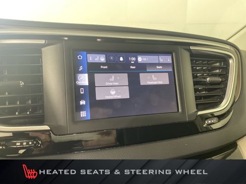 Used 2023 Chrysler Voyager LX FWD image 5
