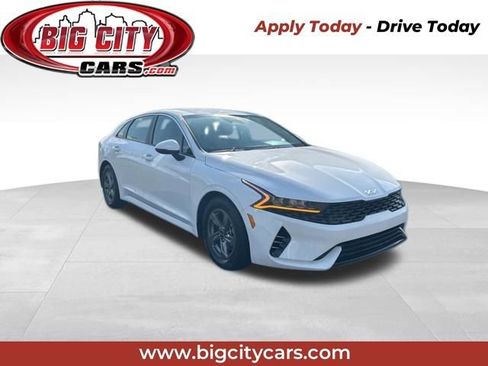 Used 2023 Kia K5 LXS FWD image 1