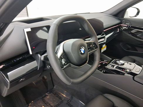 New 2026 BMW 530i image 19