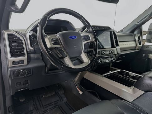 Used 2022 Ford F250 Lariat w/ Black Appearance Package image 9