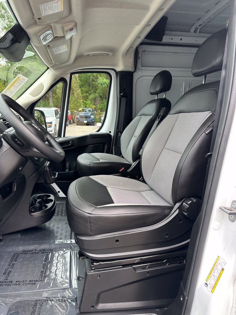 Used 2026 RAM ProMaster 2500 w/ Convenience Group FWD image 11