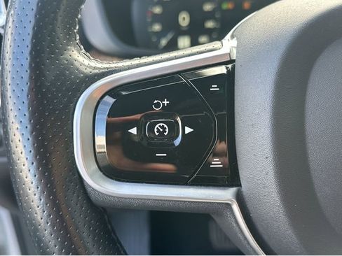 Used 2019 Volvo XC60 T6 Inscription w/ Protection Package Premier image 22