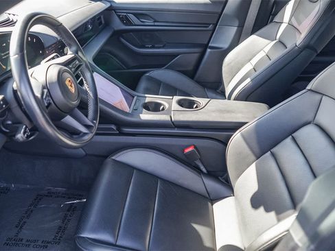 Used 2021 Porsche Taycan image 16