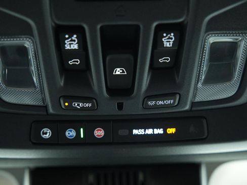 Used 2024 Chevrolet Silverado 1500 High Country w/ High Country Premium Package image 43