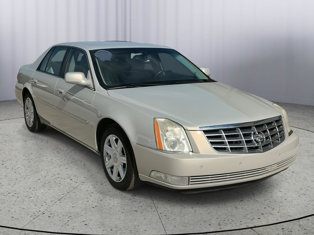 Used 2007 Cadillac DTS Luxury I w/ Trunk Convenience Package FWD image 7