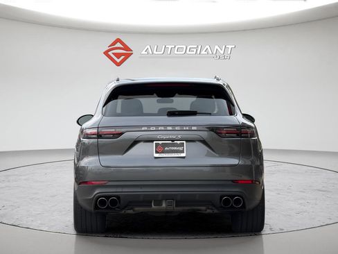 Used 2019 Porsche Cayenne S image 9
