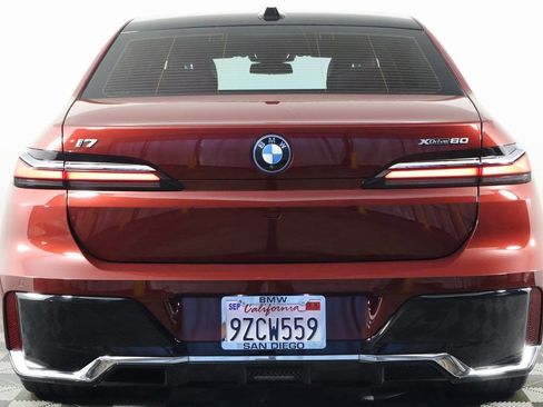 Used 2023 BMW i7 xDrive60 w/ Parking Assistance Package AWD/4WD image 5