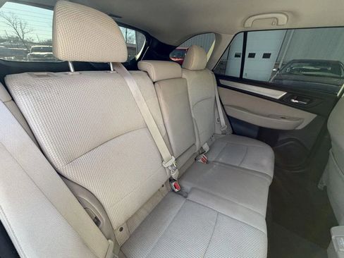 Used 2018 Subaru Outback 2.5i Premium image 16