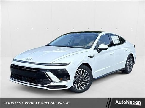 New 2025 Hyundai Sonata Limited image 1