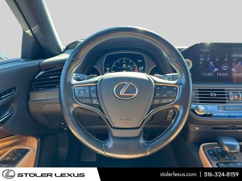 Used 2022 Lexus LS 500 AWD w/ Accessory Package (Z2) image 18