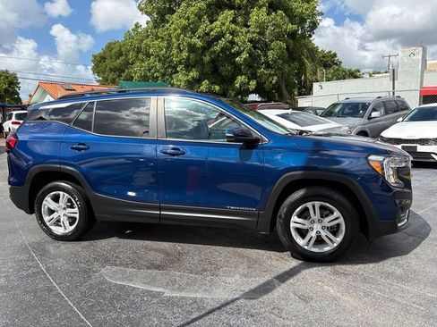 Used 2022 GMC Terrain SLE w/ Driver Convenience Package AWD/4WD image 5