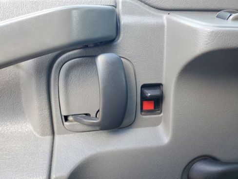 Used 2018 GMC Savana 3500 w/ Driver Convenience Package image 12