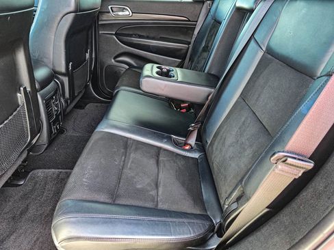 Used 2019 Jeep Grand Cherokee Altitude image 28