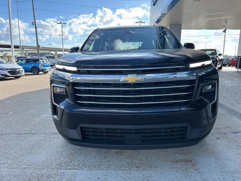 Used 2025 Chevrolet Traverse LT w/ Sun and Wheel Package image 3