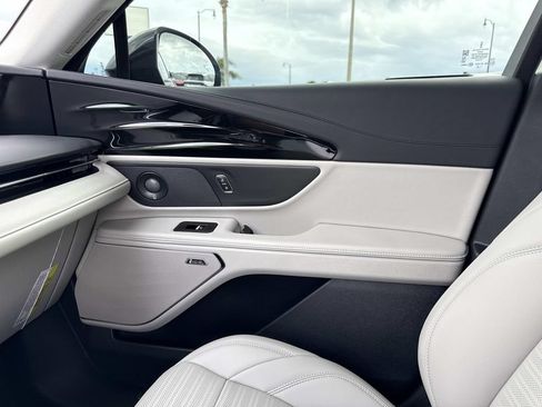 New 2026 Lincoln Nautilus Reserve AWD/4WD image 22