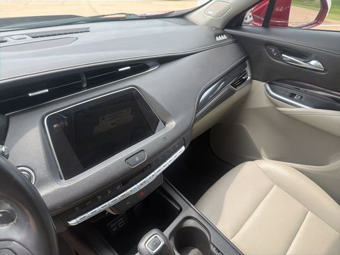 Used 2019 Cadillac XT4 Luxury FWD image 26
