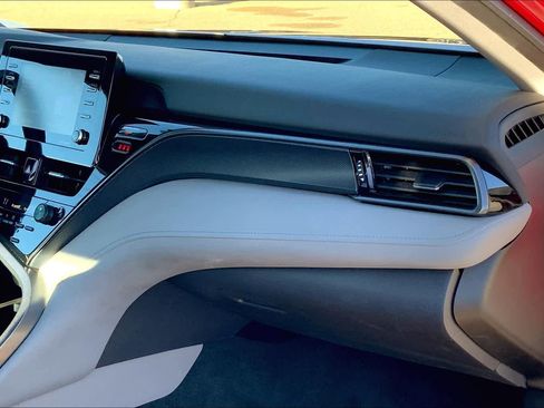 Used 2022 Toyota Camry LE FWD image 19